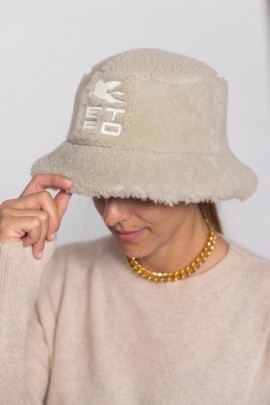 Cube bucket hat in fur