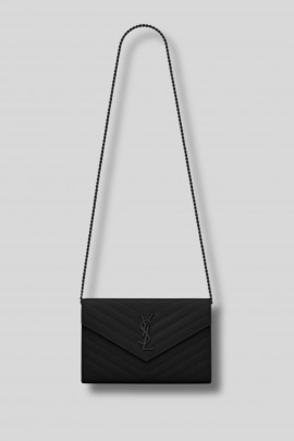 Chain Wallet bag in black grained leather