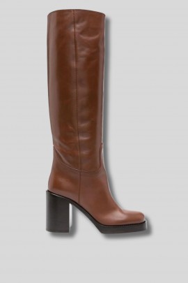 Camel leather heeled boots