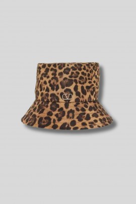 Leopard print bucket hat