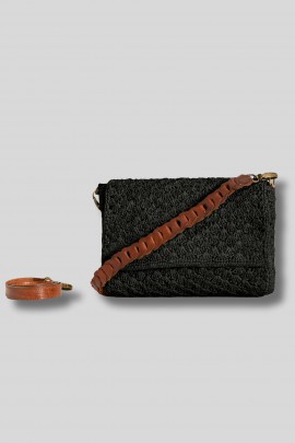 Sonia bag in black raffia