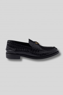 Black crocodile-print leather loafers