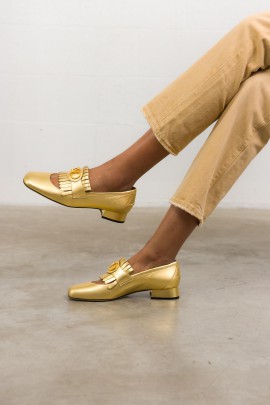 Mocassins à talons dorés 