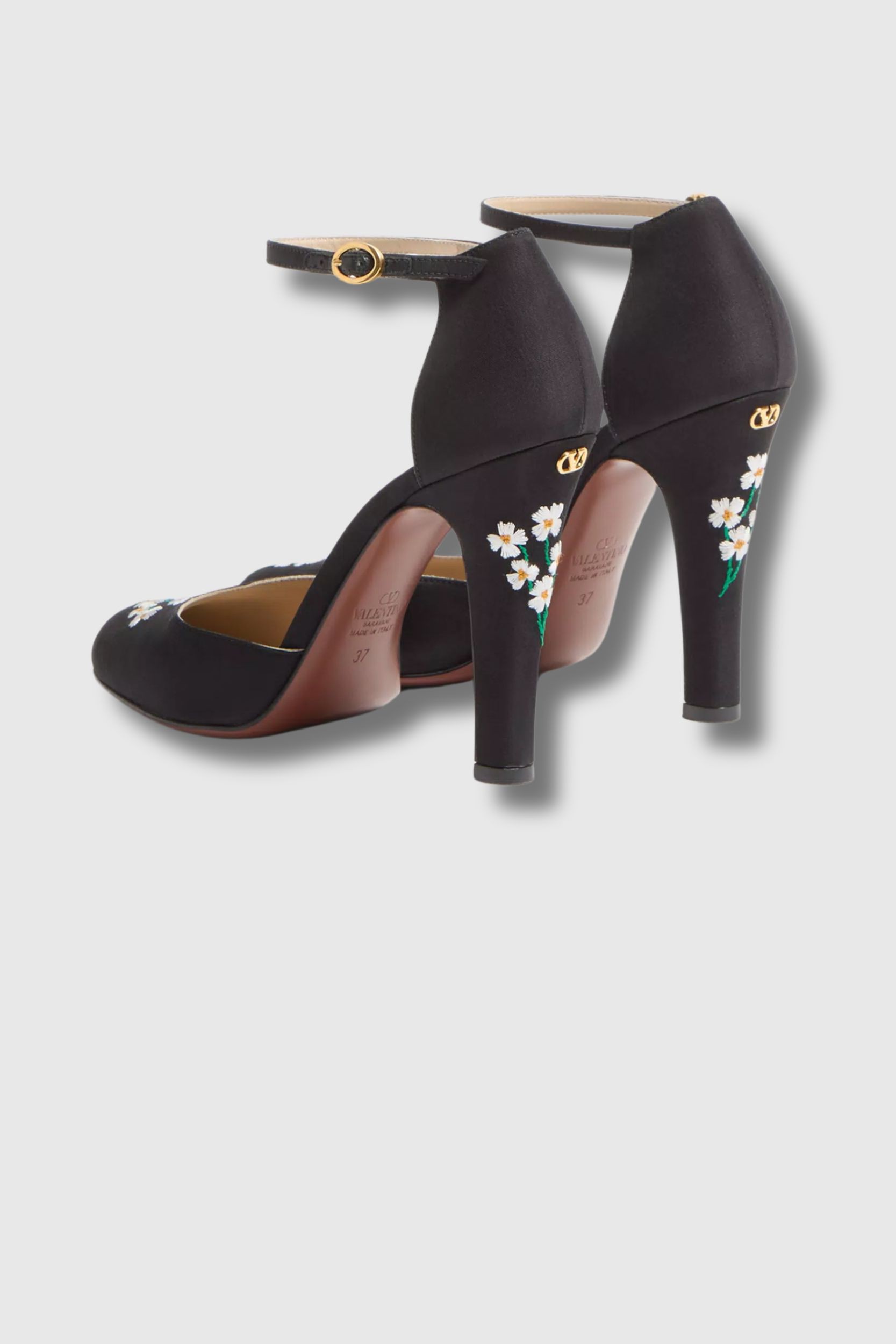 Hi Dolly pumps in black fabric with floral embroidery
