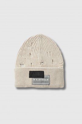 Beige woollen hat