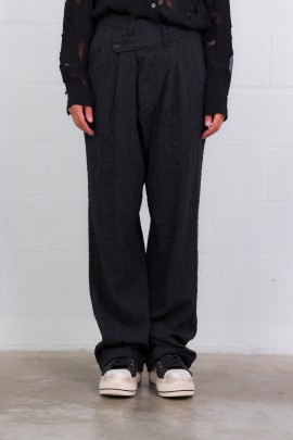 Pantalon croisé à triple pinces