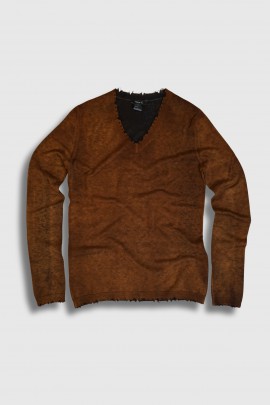 Iconic camel V-neck jumper