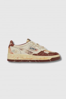 Super Vintage red and beige sneakers