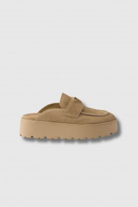 Mules à plateforme plate en veau velours beige