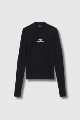 Long-sleeved sports top