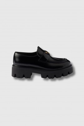 Brushed black moccasins