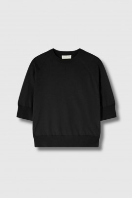 Tuan short-sleeved sweater in black