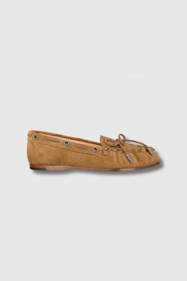 Indian moccasins with black stones in camel suede