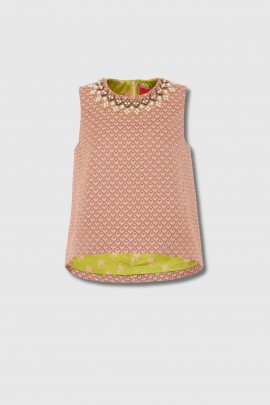 Top en jacquard et bijoux rose 