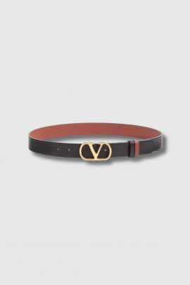 The reversible black and camel leather belt