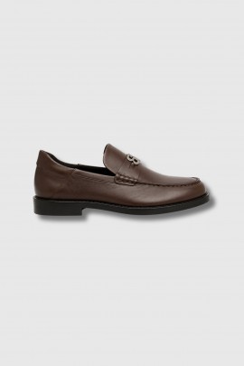 Mocassins en cuir brossé marron et argenté