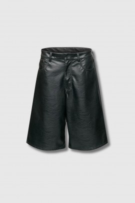 Bermuda en faux cuir noir 
