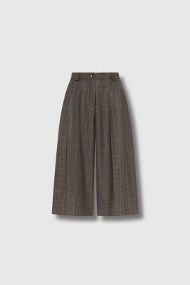 Brown plaid Bermuda shorts
